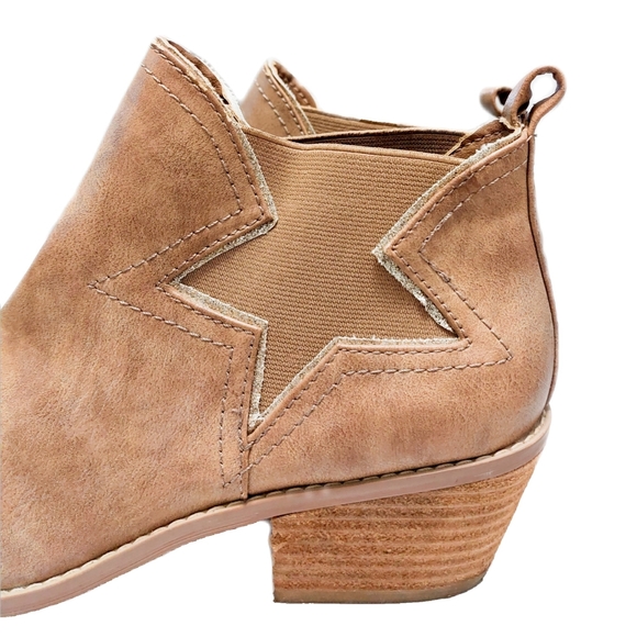 Not Rated Women's Lillian Faux Leather Stacked Heel Ankle Bootie Brown Sz 9.5 - Picture 2 of 8